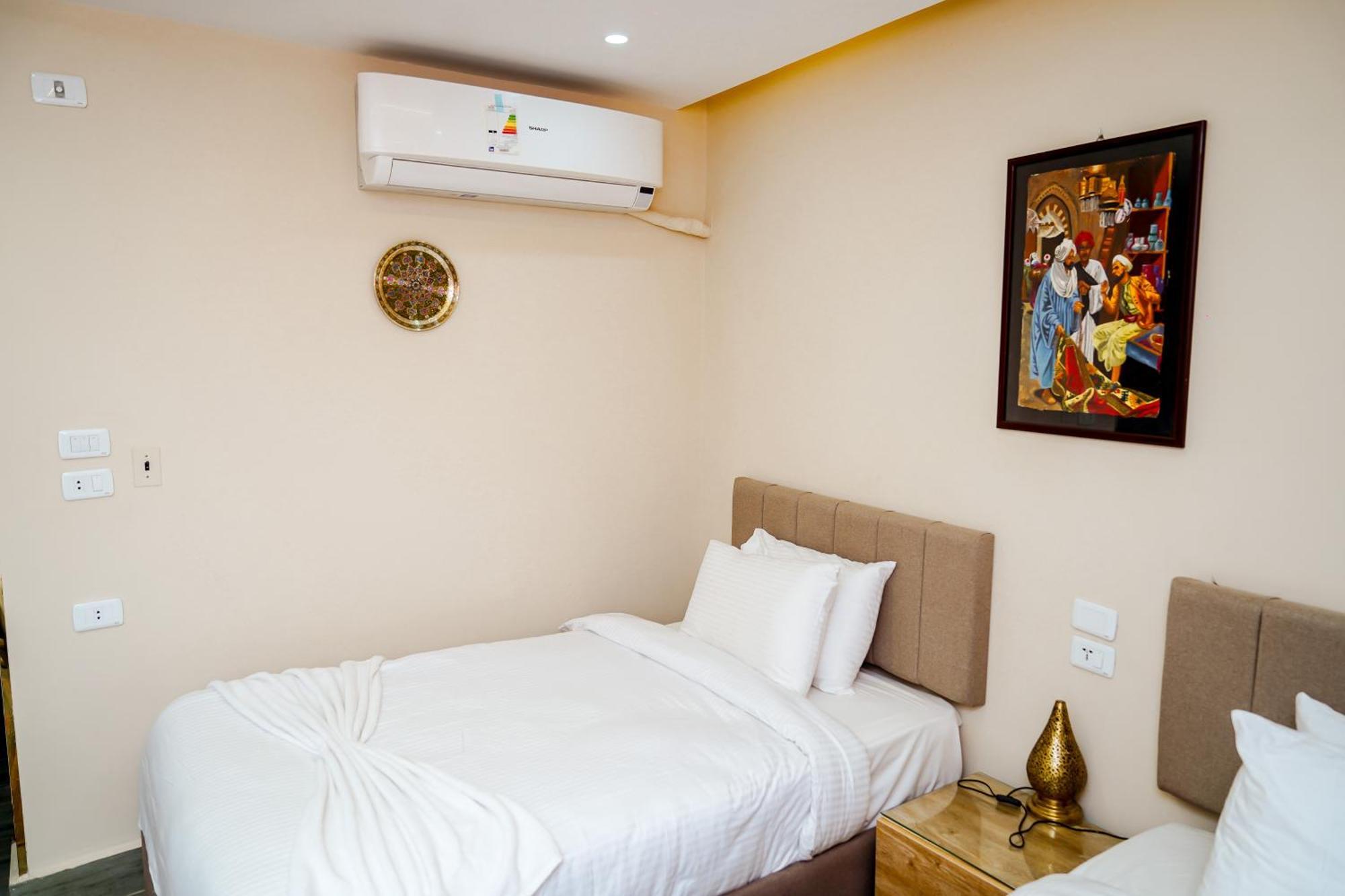 Pyramids Hotel Kafrat al Jabal ภายนอก รูปภาพ