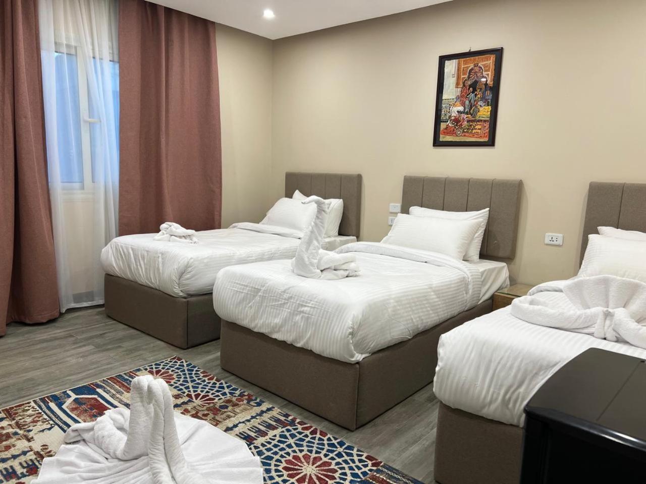 Pyramids Hotel Kafrat al Jabal ภายนอก รูปภาพ