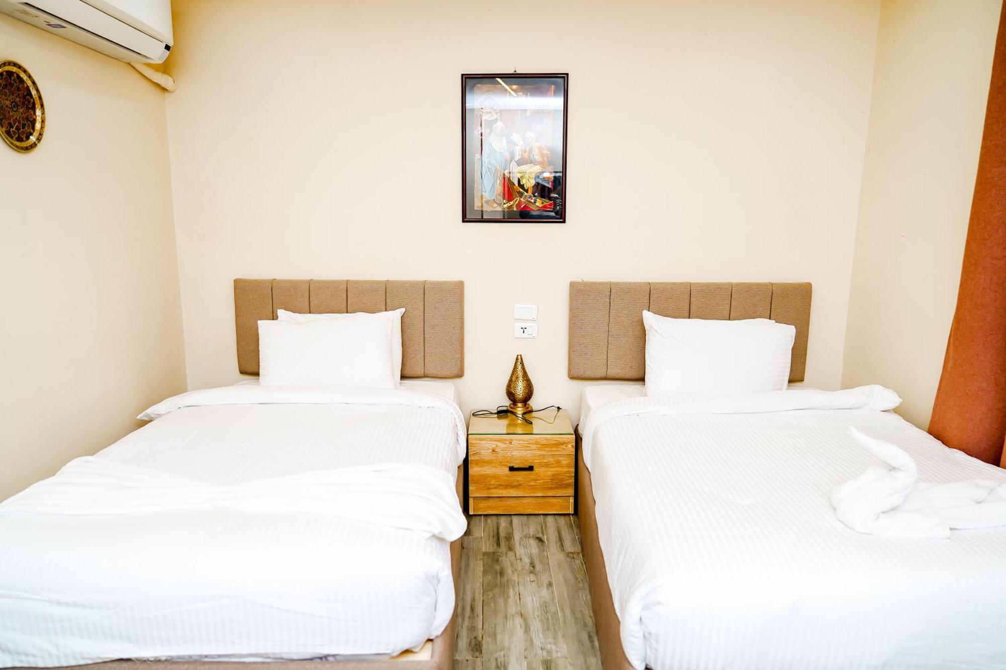 Pyramids Hotel Kafrat al Jabal ภายนอก รูปภาพ